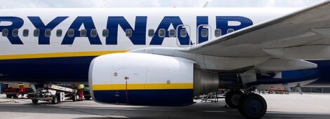 Ryanair: wyższe opłaty za przelot niemowlaka i wydrukowanie karty pokładowej na lotnisku