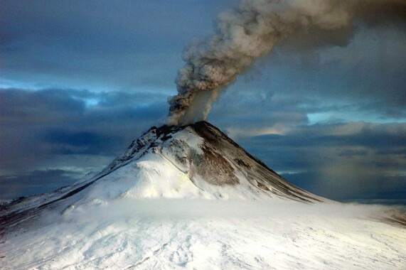Erupcja wulkanu Augustine