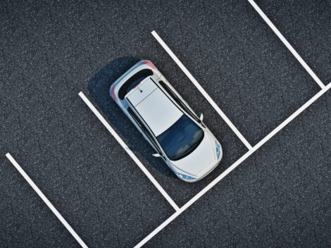 Parking przy lotnisku – jak wybrać najlepszy?