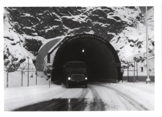 Cheyenne Mountain Air Station – wejście