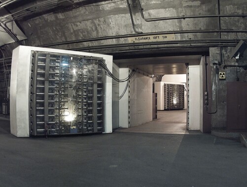 Cheyenne Mountain Air Station – wytrzymałe drzwi