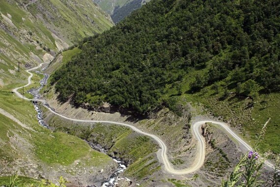 Droga przez Przełęcz Abano w Gruzji