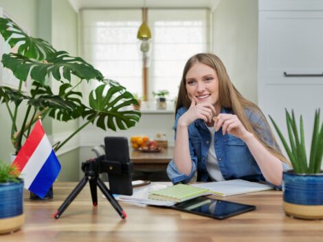 Profesjonalny tłumacz francuski a translator – które rozwiązanie jest lepsze?