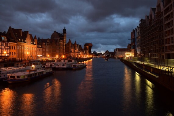 Gdańsk. Noc.