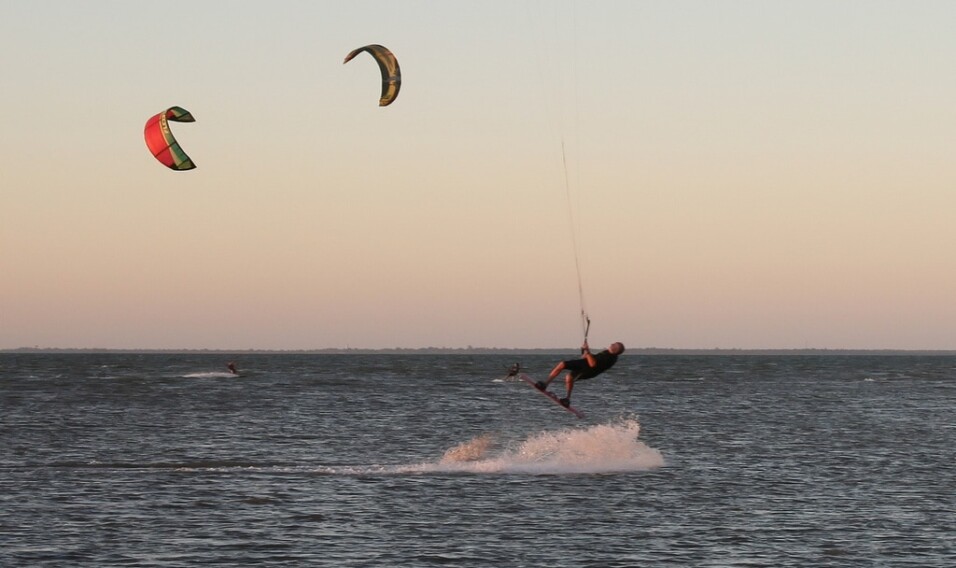 Kitesurfing