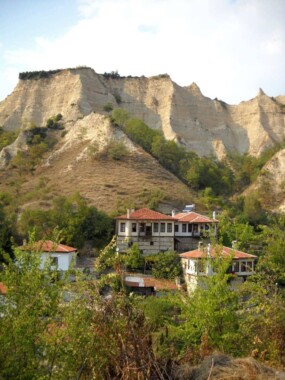 Melnik i piaskowe piramidy