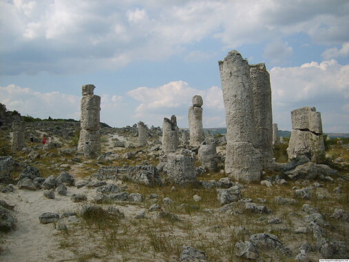 Pobiti Kamani