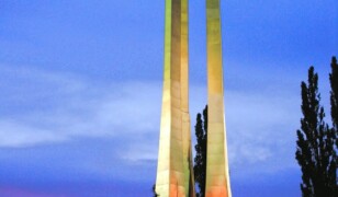 Pomnik Poległych Stoczniowców i Sala BHP w Gdańsku