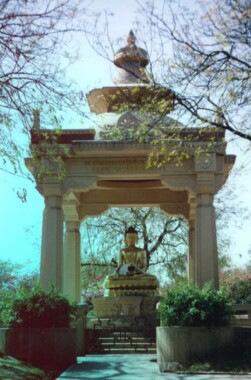 Statua Buddy w Buddha Jayanti Park