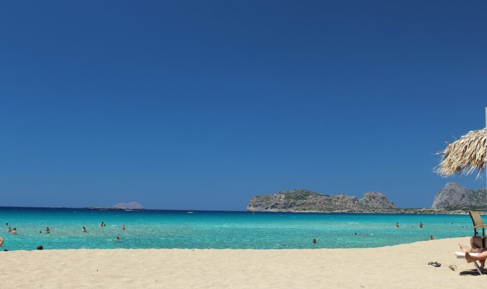 Wyjątkowe wakacje na Krecie z biurem podróży – dlaczego warto?