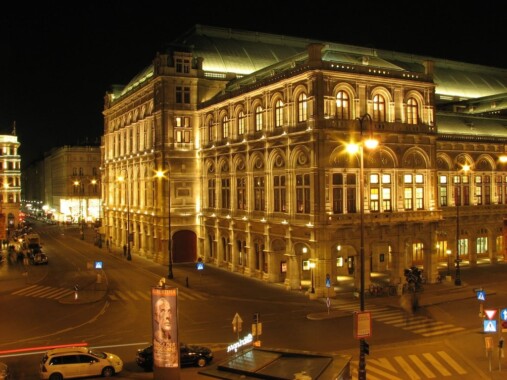 Wiedeńska Opera Państwowa nocą
