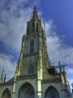 Wieża katedry w Bernie