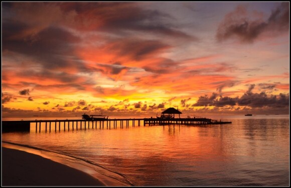 Zachód słońca na wyspie Maayafushi